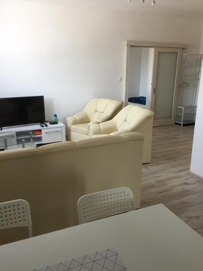 Apartman C.1 Haliganda*** Lägenhet Liptovský Hrádok Exteriör bild