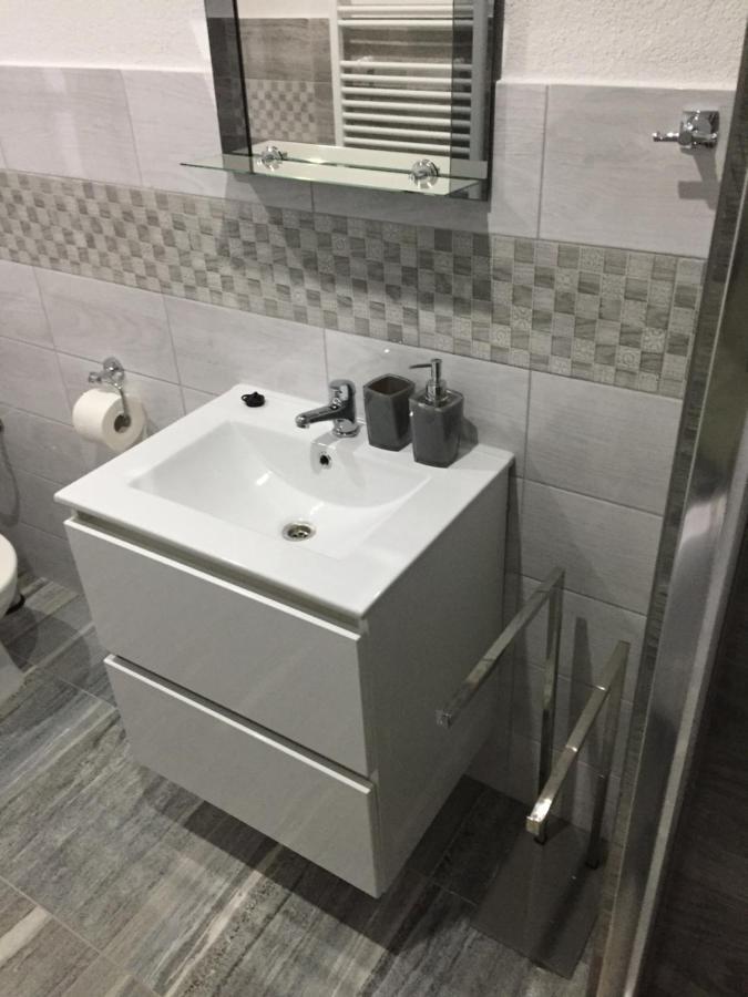 Apartman C.1 Haliganda*** Lägenhet Liptovský Hrádok Exteriör bild
