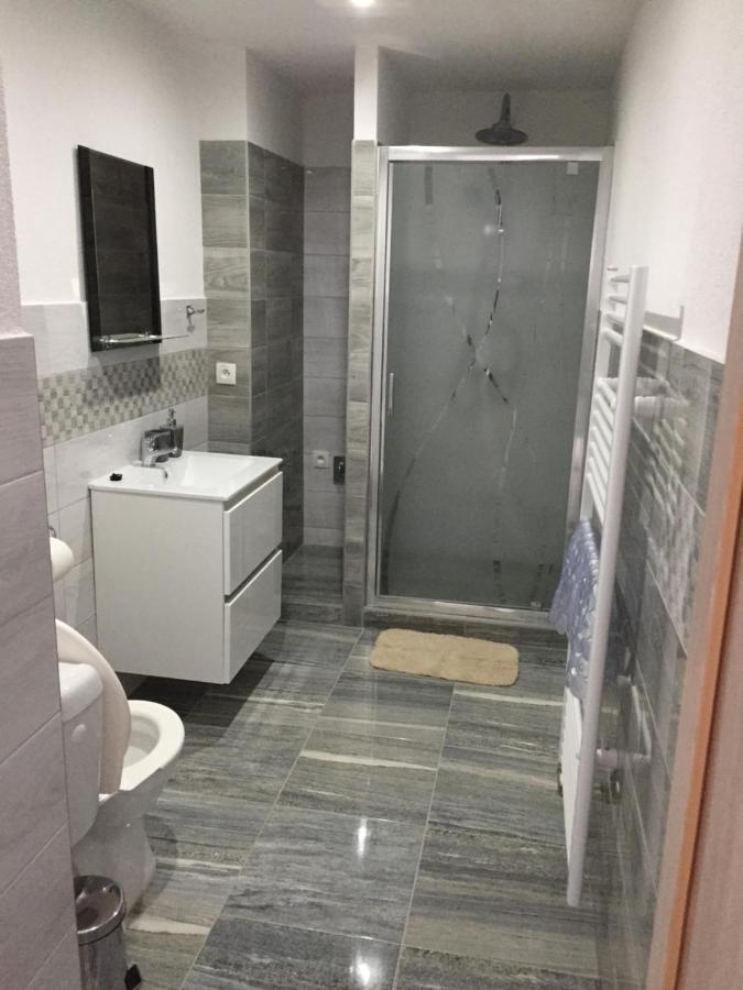 Apartman C.1 Haliganda*** Lägenhet Liptovský Hrádok Exteriör bild
