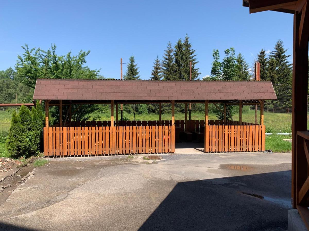 Apartman C.1 Haliganda*** Lägenhet Liptovský Hrádok Exteriör bild